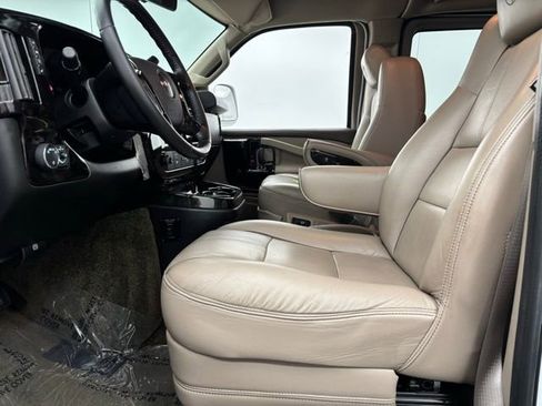 Used 2019 GMC Savana 2500 RWD image 19