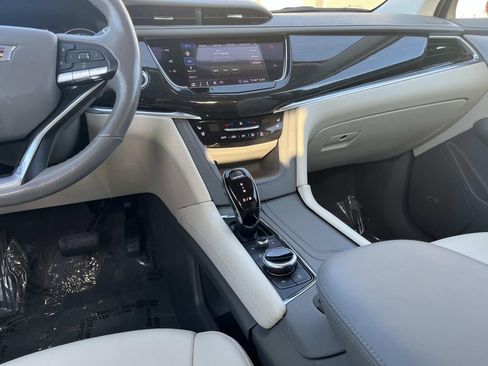 Used 2020 Cadillac XT6 Premium Luxury image 15
