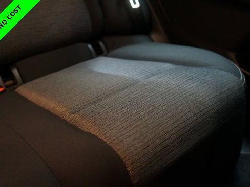 Used 2022 Nissan Rogue S image 58