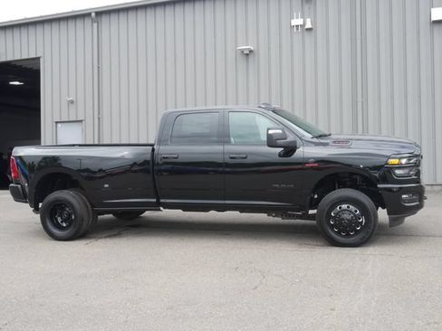 New 2026 RAM 3500 Big Horn AWD/4WD image 9