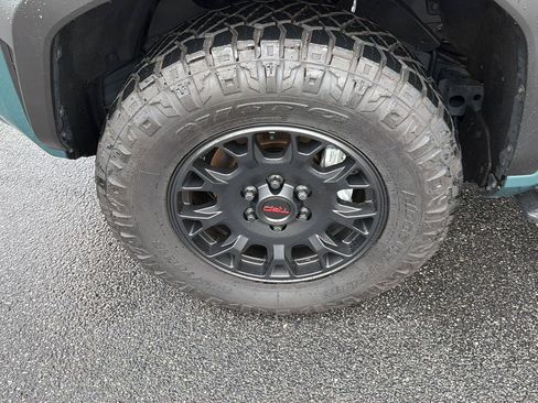 Certified 2025 Toyota 4Runner TRD Off-Road Premium AWD/4WD image 38