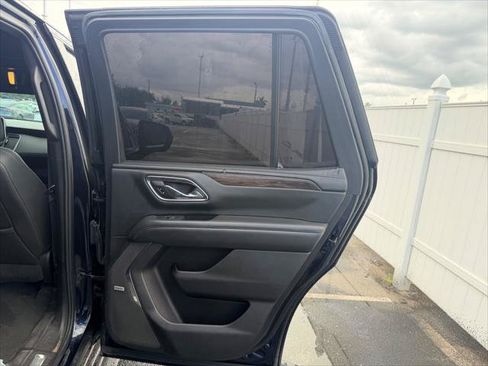 Used 2021 Chevrolet Tahoe LT w/ Rear Media and Nav Package RWD image 19