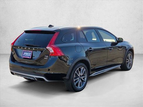 Used 2018 Volvo V60 T5 Cross Country Platinum image 5