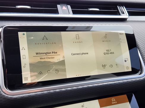 Certified 2022 Land Rover Range Rover Velar R-Dynamic S image 21