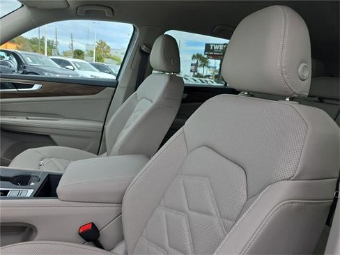 New 2026 Volkswagen Atlas SE image 16