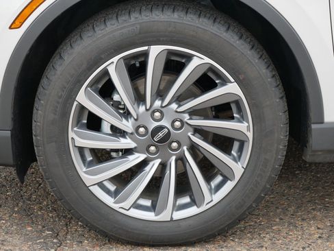 Used 2024 Lincoln Corsair Reserve image 12