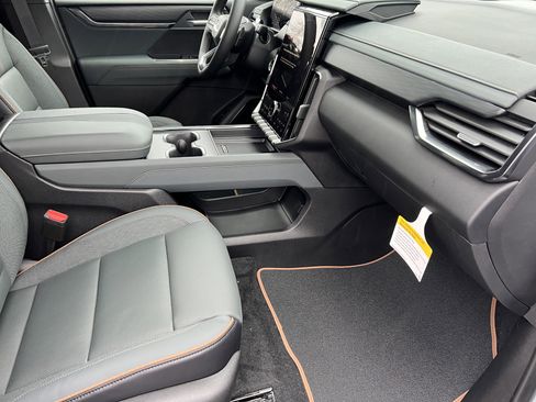 New 2026 GMC Acadia AT4 w/ Super Cruise Package image 27