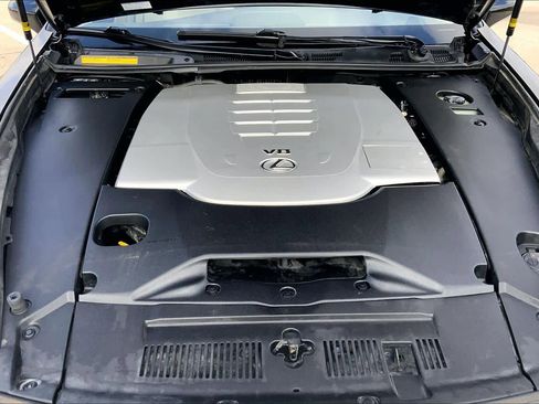 Used 2014 Lexus LS 460 w/ Ultra Luxury Package image 31