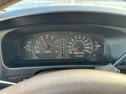 Used 2000 Toyota Sienna XLE image 18