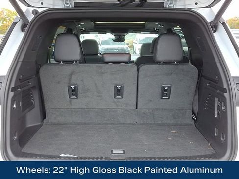 Used 2024 Chevrolet Traverse RS w/ LPO, Floor Liner Package image 31
