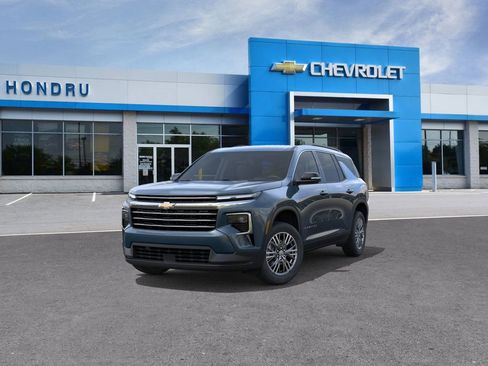 New 2026 Chevrolet Traverse LT w/ Driver Confidence Package image 8