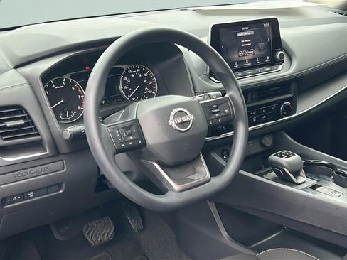 Used 2025 Nissan Rogue S FWD image 16