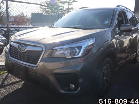 Used 2020 Subaru Forester Premium image 7