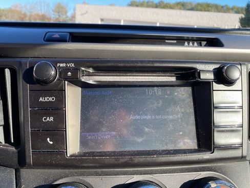 Used 2018 Toyota RAV4 LE w/ Carpet Mat Package image 16