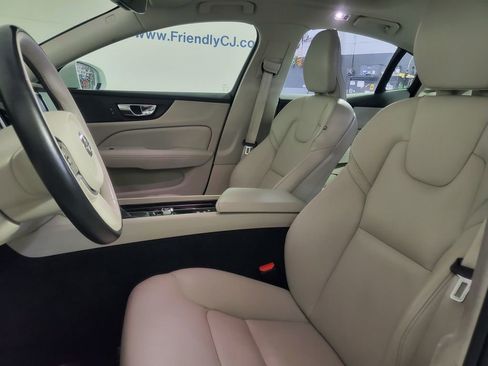 Used 2020 Volvo S60 T6 Momentum image 15