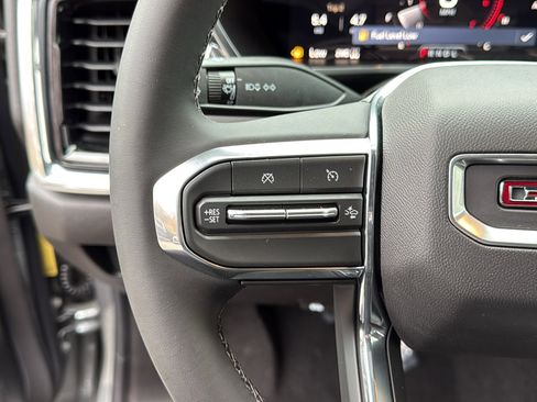 New 2026 GMC Canyon Elevation w/ Convenience Package image 11