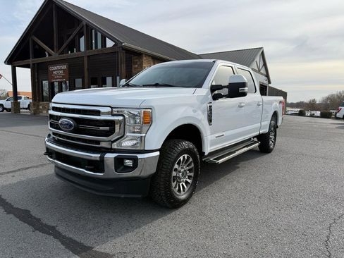 Used 2022 Ford F250 Lariat w/ Lariat Value Package image 2
