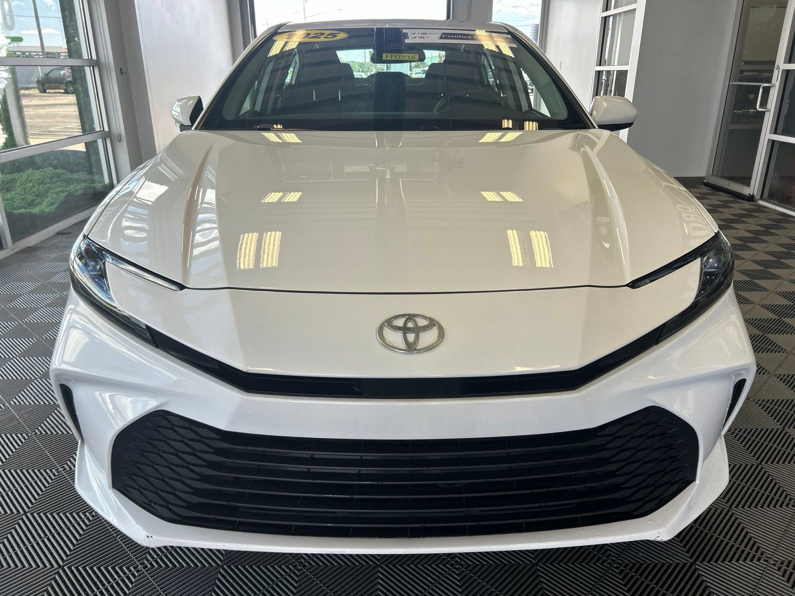 Used 2025 Toyota Camry LE FWD image 2