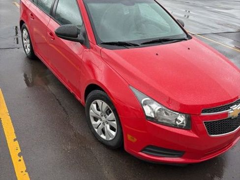 Used 2014 Chevrolet Cruze LS FWD image 1