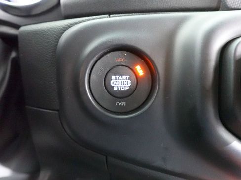 Used 2023 Jeep Wrangler Unlimited Sahara AWD/4WD image 23