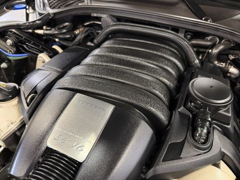 Used 2014 Porsche Panamera 4 w/ Premium Package AWD/4WD image 41