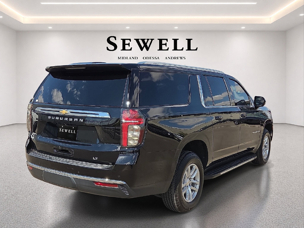 Used 2022 Chevrolet Suburban LT RWD image 4