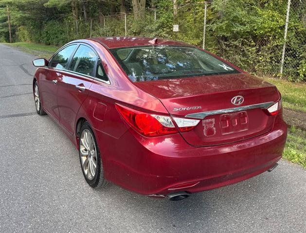 Used 2011 Hyundai Sonata SE FWD image 2