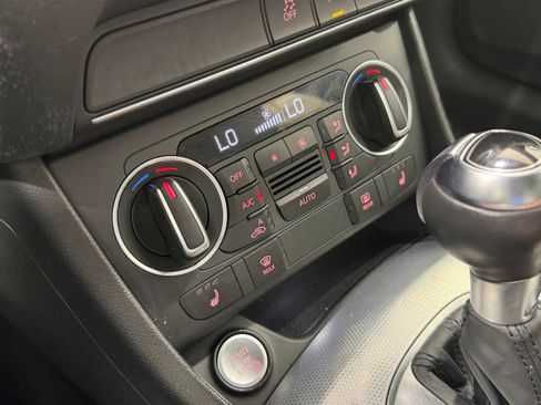 Used 2018 Audi Q3 2.0T Premium w/ Convenience Package AWD/4WD image 46