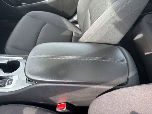 Used 2024 Chevrolet Malibu LT image 28