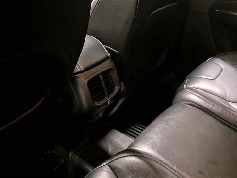 Used 2015 Jeep Cherokee Limited image 10