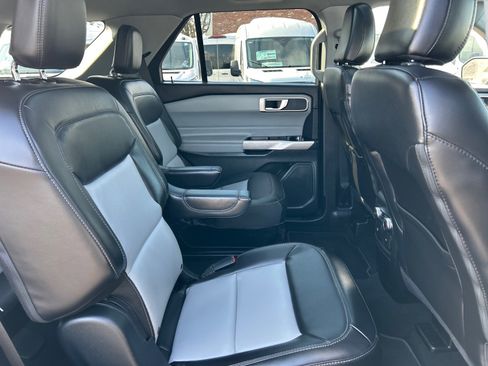 Certified 2022 Ford Explorer XLT w/ Equipment Group 202A image 23