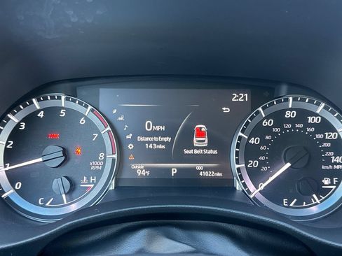 Used 2023 Toyota Highlander LE AWD/4WD image 29