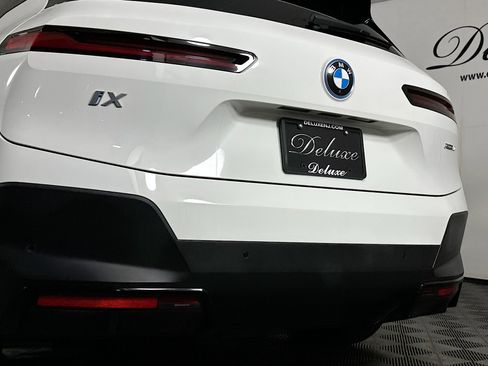 Used 2022 BMW iX xDrive50 w/ Premium Package AWD/4WD image 25