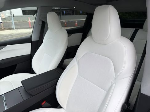 Used 2026 Tesla Model Y 2WD image 27