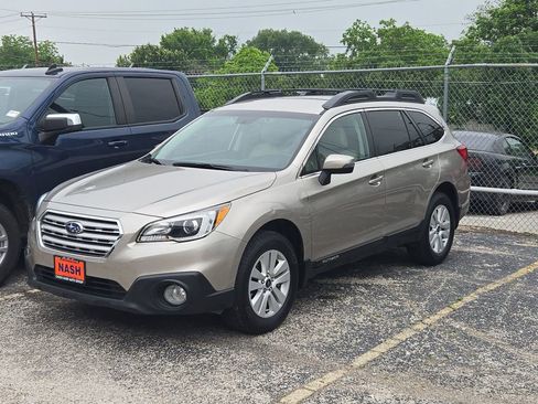 Used 2015 Subaru Outback 2.5i Premium AWD/4WD image 6