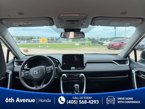 Used 2025 Toyota RAV4 XLE AWD/4WD image 22