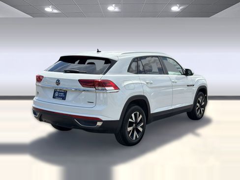 Certified 2023 Volkswagen Atlas Cross Sport SE image 9