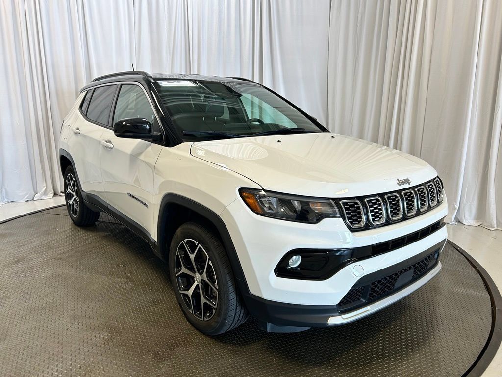 Used 2024 Jeep Compass Limited AWD/4WD image 2