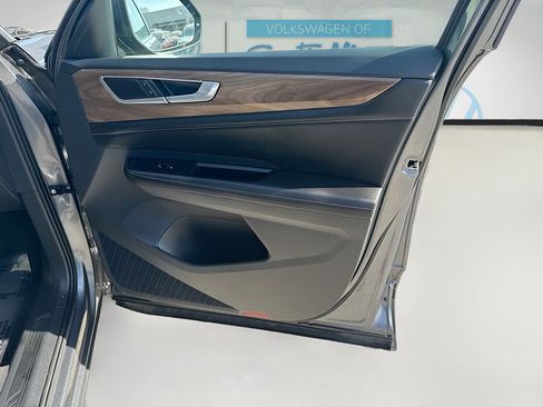 Used 2024 Volkswagen Atlas SE image 34