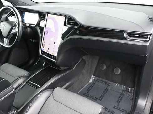 Used 2018 Tesla Model X 75D image 8