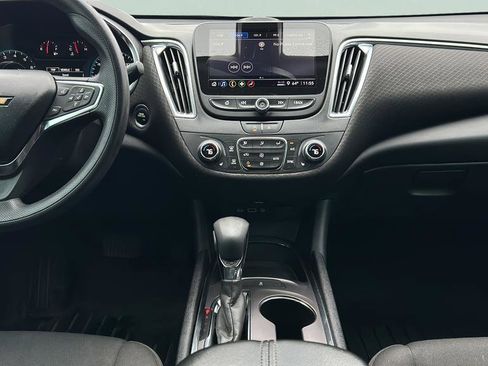 Used 2021 Chevrolet Malibu LT FWD image 22