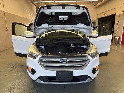 Used 2018 Ford Escape SE FWD image 8