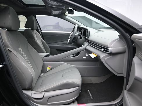 New 2026 Hyundai Elantra SEL Sport Premium FWD image 32