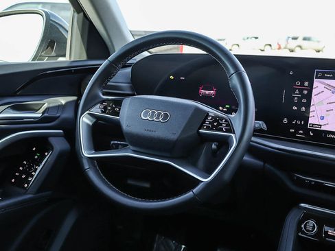 Used 2025 Audi Q5 Premium w/ Convenience Package image 20