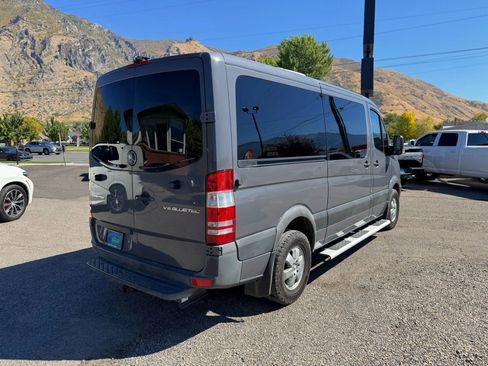 Used 2015 Mercedes-Benz Sprinter 2500 image 38
