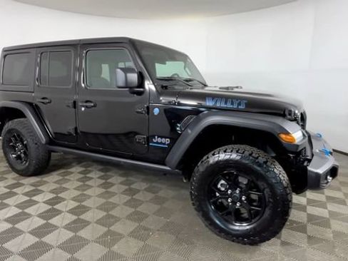 Used 2024 Jeep Wrangler Unlimited AWD/4WD image 2