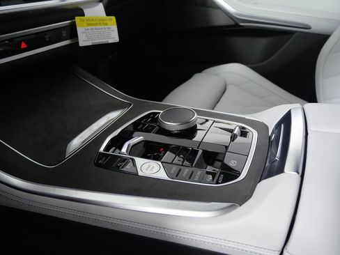 Used 2025 BMW X5 xDrive50e w/ Premium Package image 23