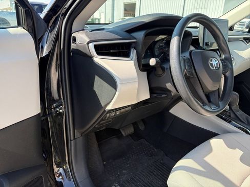 Used 2023 Toyota Corolla Cross L AWD/4WD image 18