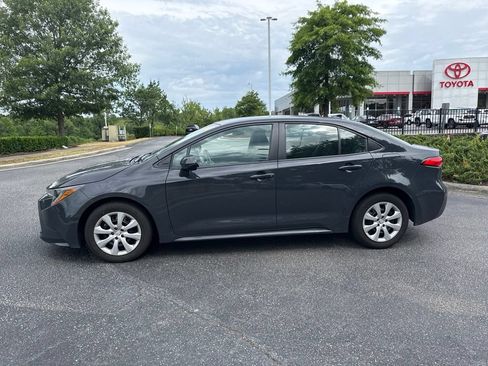 Used 2024 Toyota Corolla LE FWD image 3