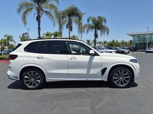 Used 2024 BMW X5 xDrive50e AWD/4WD image 11
